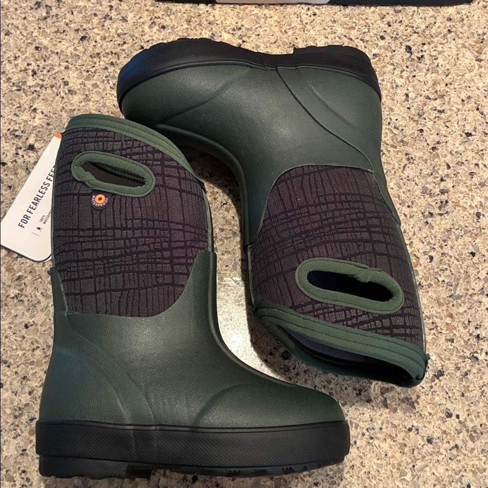 Kids size 9 Toddler Classic II Winter BOGS in Cracks print, new in box. - Picture 5 of 9